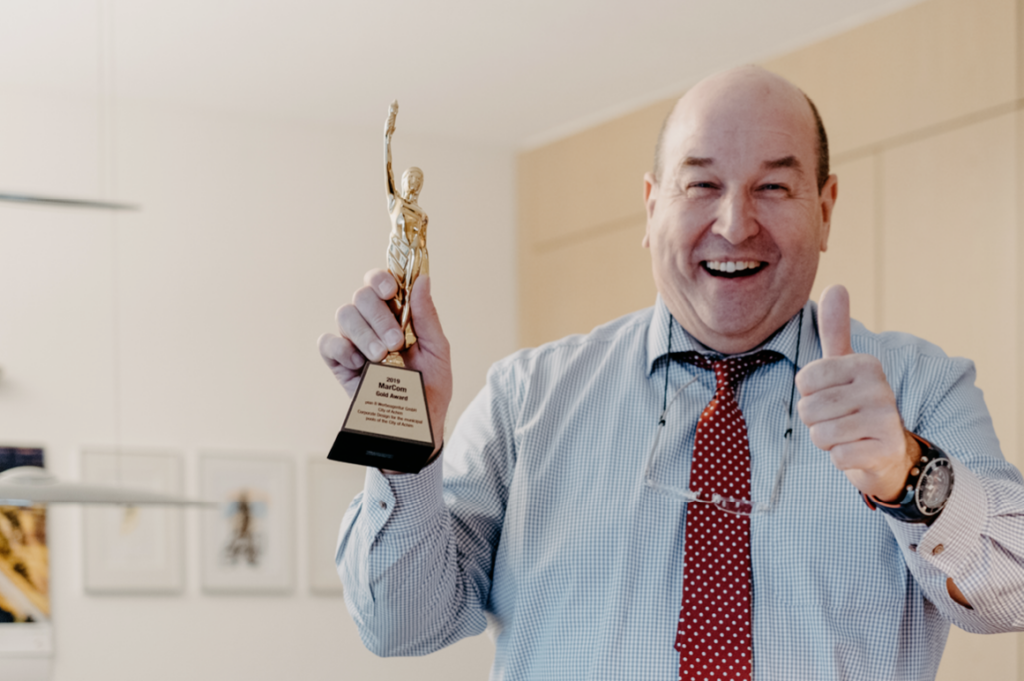 Wir sind ausgezeichnet! Die plan B Werbeagentur freut sich über den MarCom Award für das neue Corporate Design der Achimer Bäder